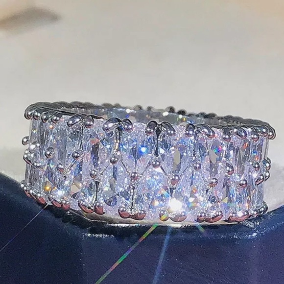 NEW 925 STERLING SILVER ETERNITY DIAMOND RING, CUTE RING, SHINY RING. - Picture 4 of 6